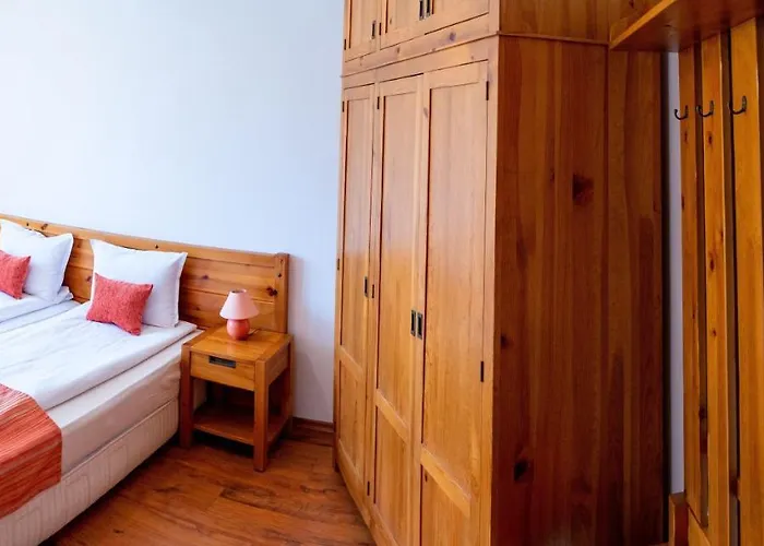 Two Bedroom In Murphys Apartment