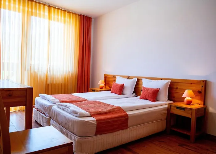 Two Bedroom In Murphys Apartment *