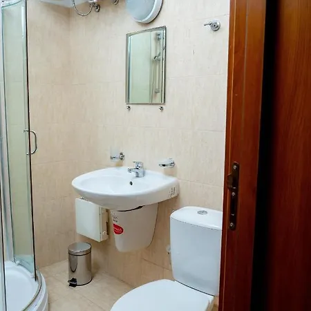 Two Bedroom In Murphys Apartment *