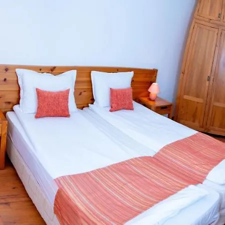 Two Bedroom In Murphys Apartment