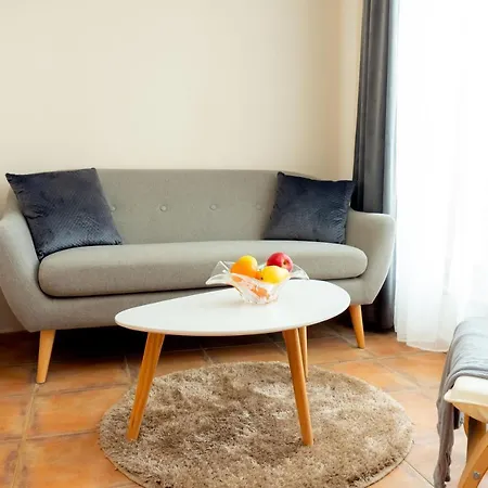 Two Bedroom In Murphys Apartment