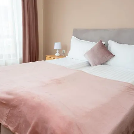Two Bedroom In Murphys Apartment *