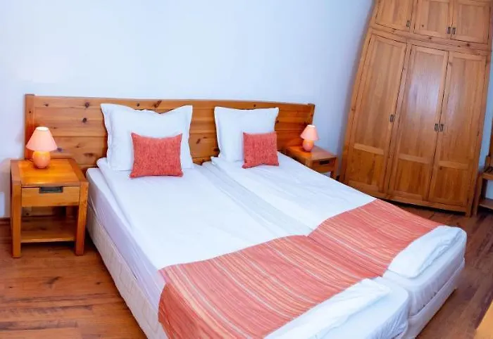 Two Bedroom In Murphys アパート